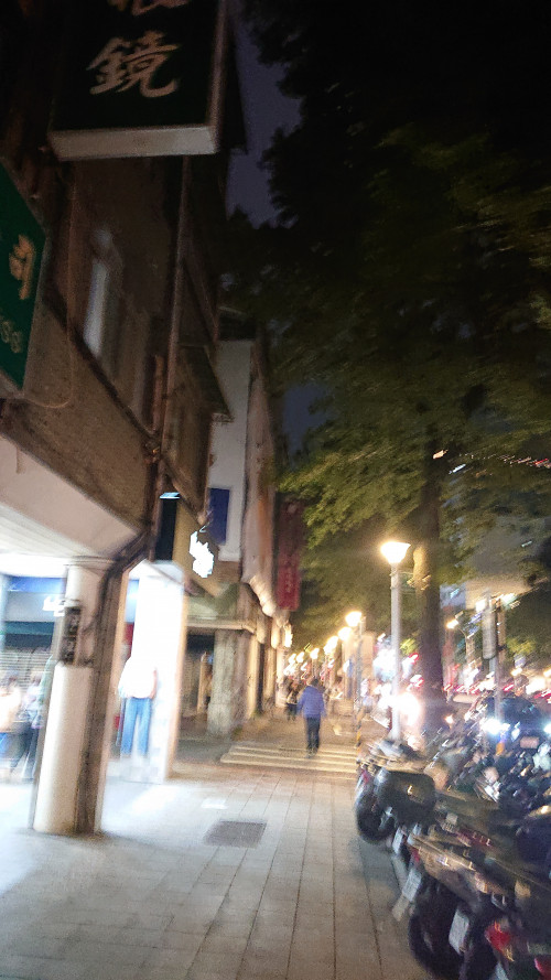 hUy99.jpg